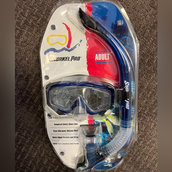 2 New Adult Snorkels/ Diving masks - Picture 2 of 3